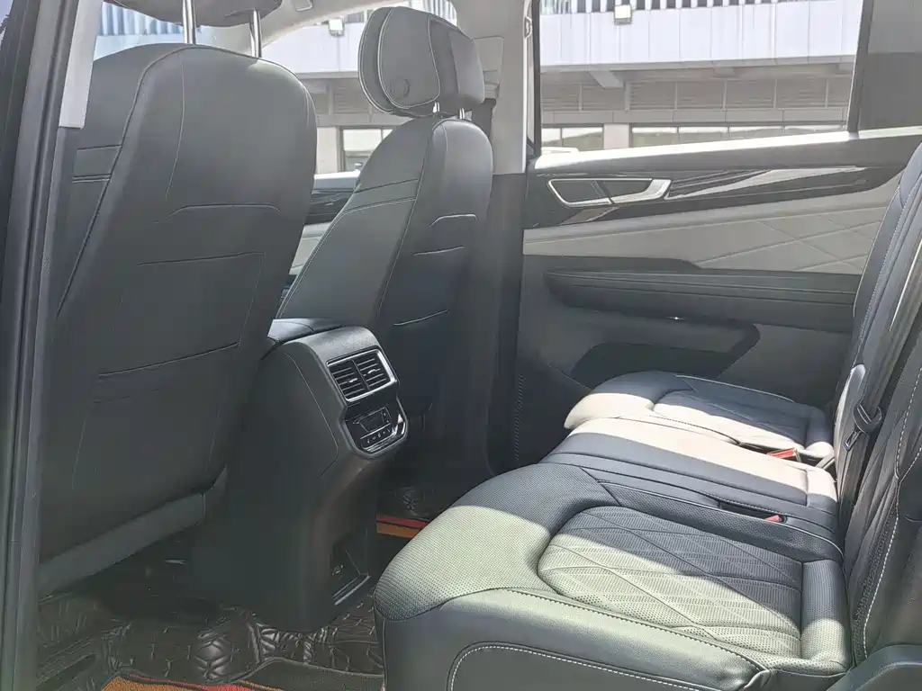 Touron 2024 530 V6 four-wheel drive luxury version купить на сайте DeffCars