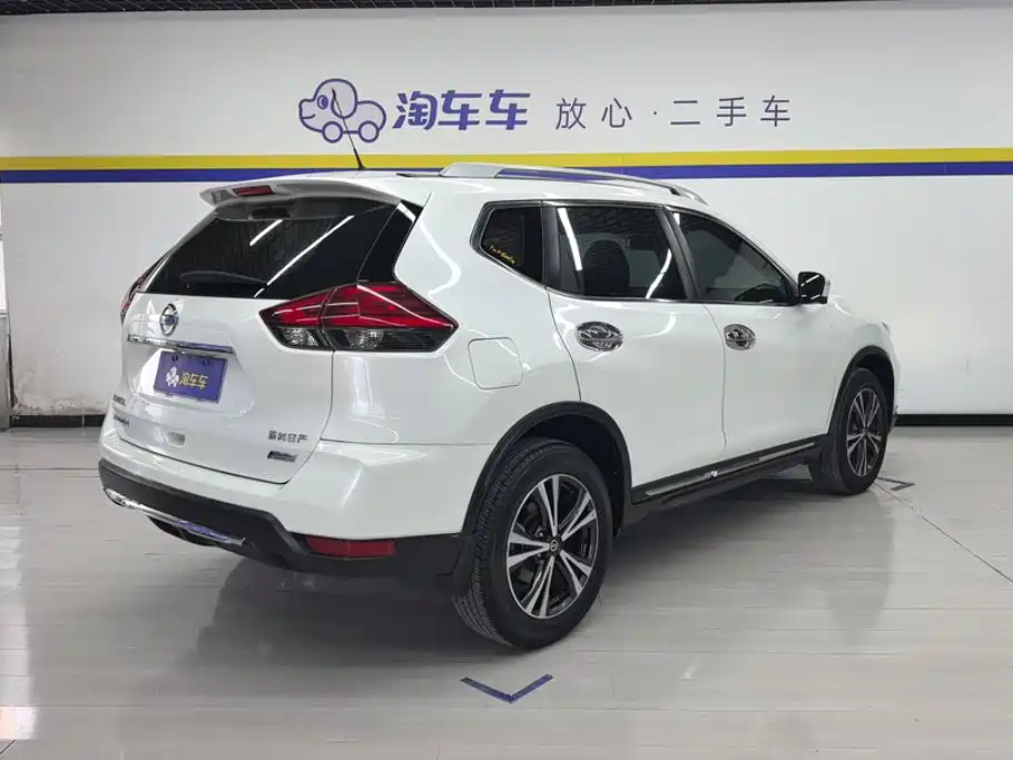 X-Trail 2017 2.5L CVT Deluxe Edition 4WD купить на сайте DeffCars