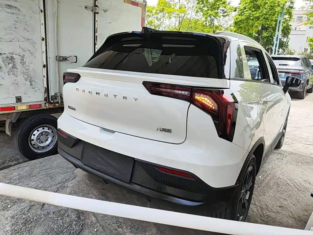 GEELY Geometry E Firefly 2023 model 320KM handsome tiger 5 seats купить на сайте DeffCars