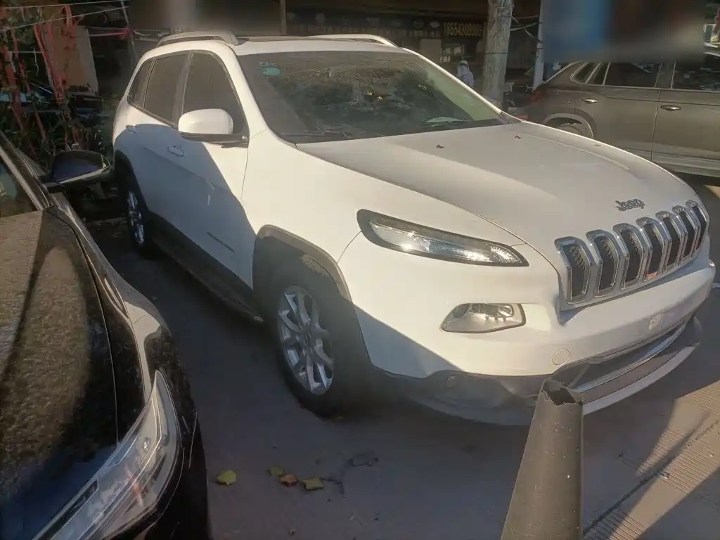 Liberty Light 2017 2.4L Leading Edition купить на сайте DeffCars