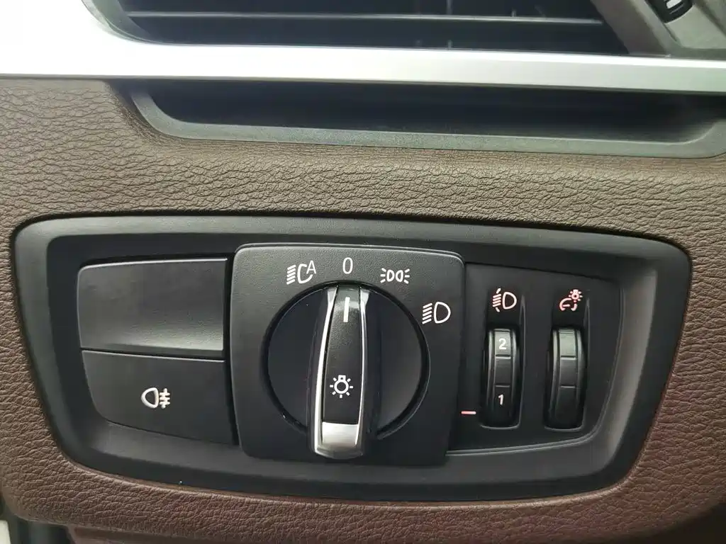 BMW X1 2022 sDrive25Li Leading Model купить на сайте DeffCars