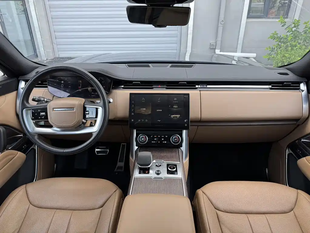 Range Rover 2024 3.0 L6 400PS Extended Edition купить на сайте DeffCars