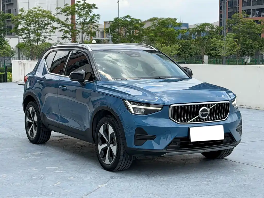 Volvo XC40 2023 B4 four-wheel drive Zhiyuan Deluxe Edition купить на сайте DeffCars
