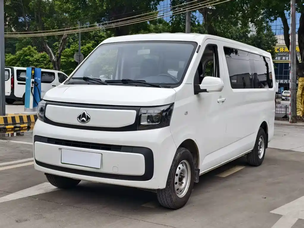 Changan Ruixing EM80 2025 passenger version, comfortable, 6 seats, 300km, rear hatch купить на сайте DeffCars