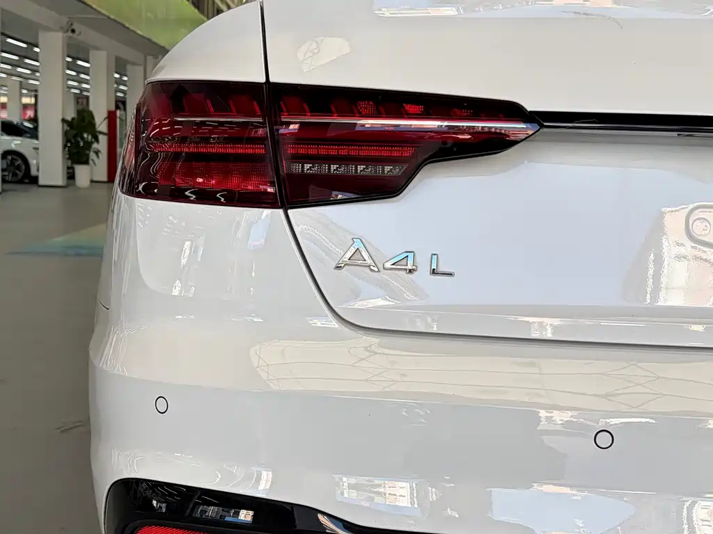 Audi A4L 2023 40 TFSI luxury and dynamic model купить на сайте DeffCars