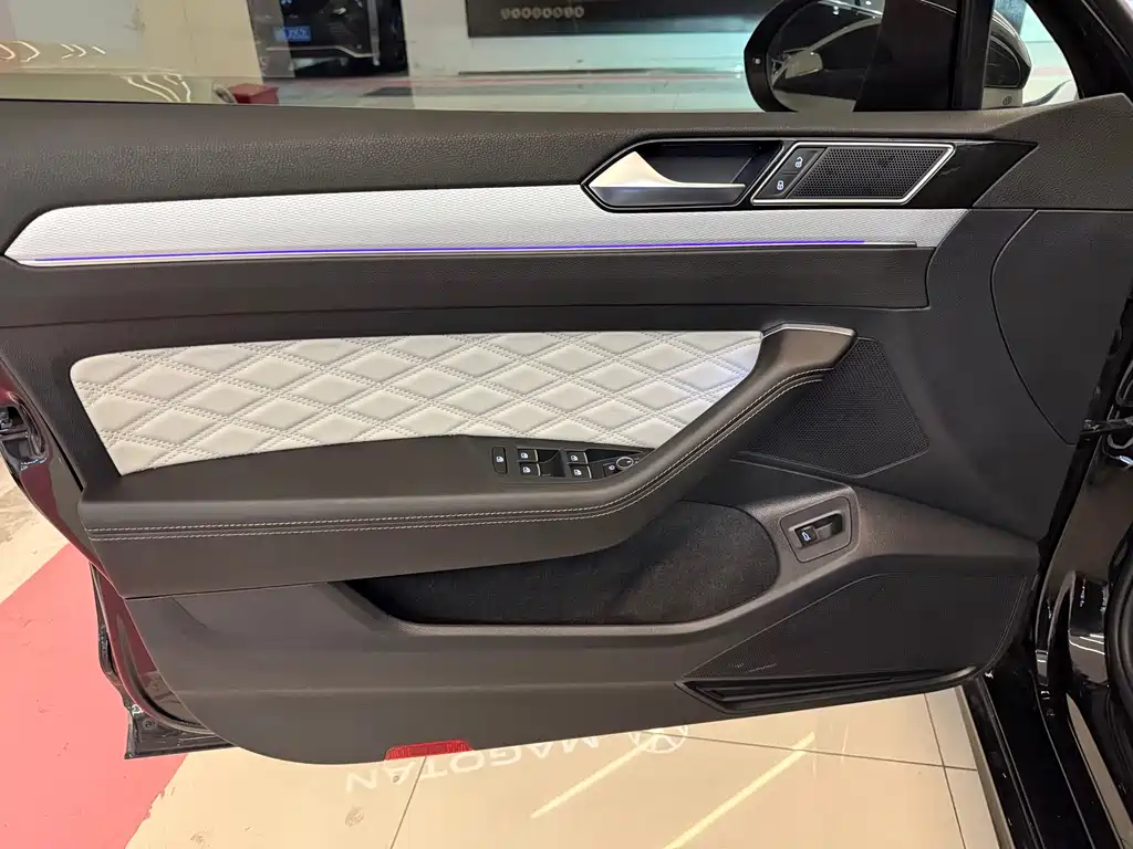 Magotan 2024 model 2 million public model 330TSI DSG luxury model купить на сайте DeffCars