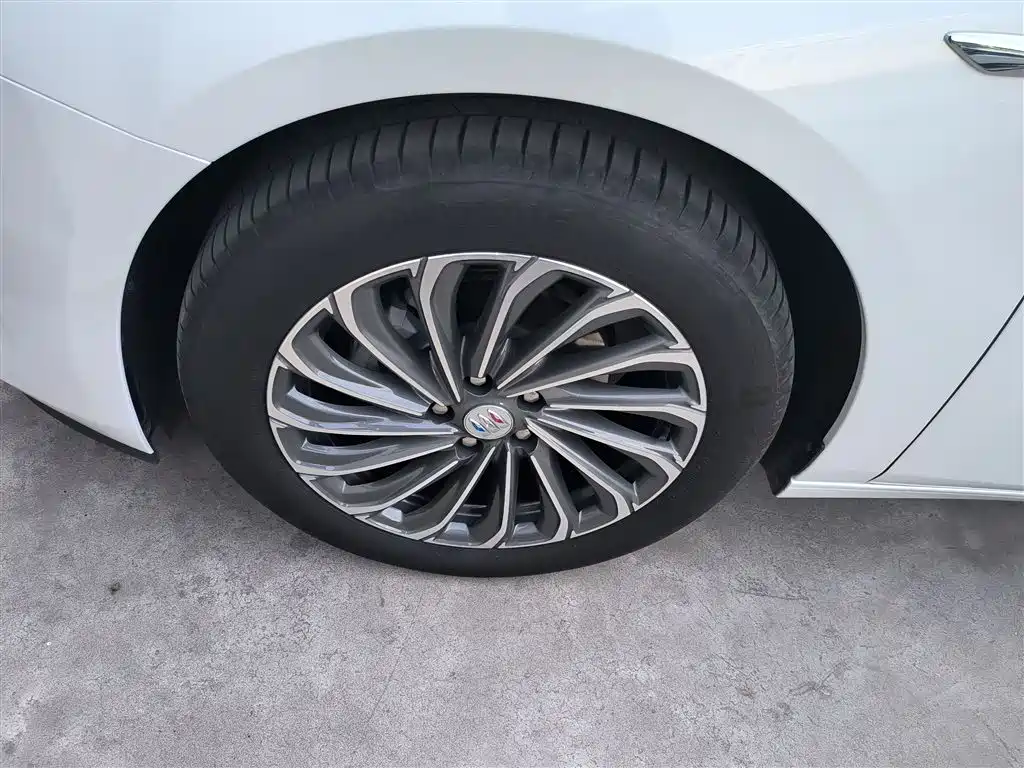 LaCrosse 2023 28T Yuezun Edition купить на сайте DeffCars