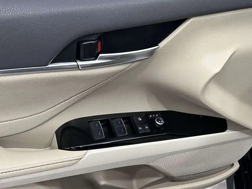 Camry 2021 2.0G Deluxe Edition купить на сайте DeffCars