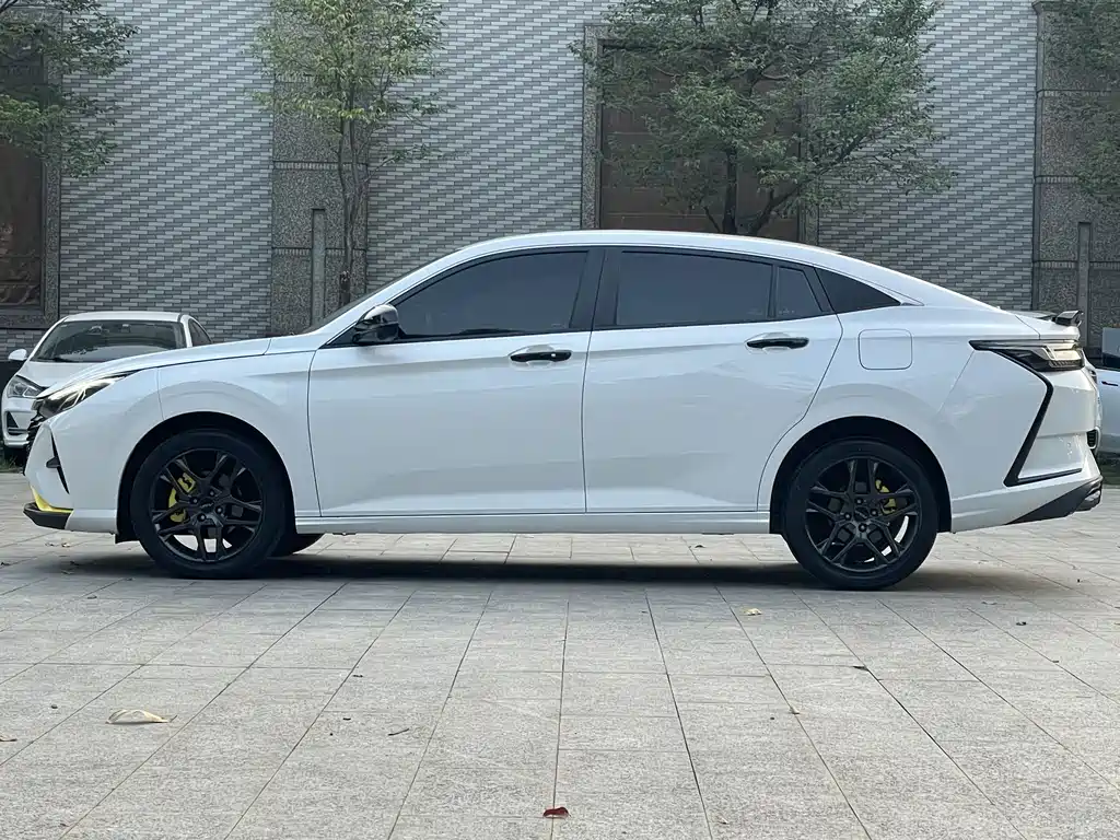 Yixuan 2023 Mach Edition 1.5T Automatic Dream Chaser Knight Edition купить на сайте DeffCars