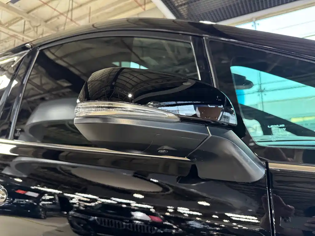 Lexus LM 2020 300h seven-seater elegant version купить на сайте DeffCars