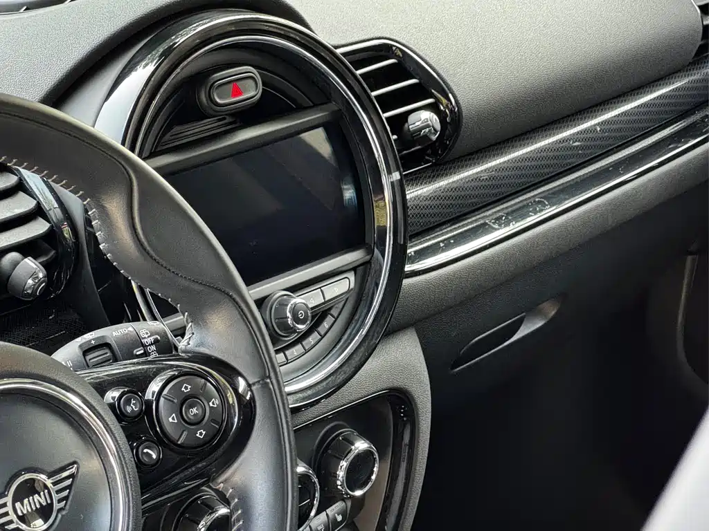 CLUBMAN 2021 1.5T COOPER Connoisseur купить на сайте DeffCars