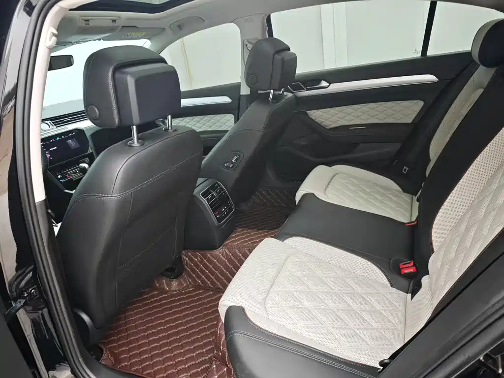 Magotan 2023 2 million commemorative edition 330TSI DSG luxury model купить на сайте DeffCars