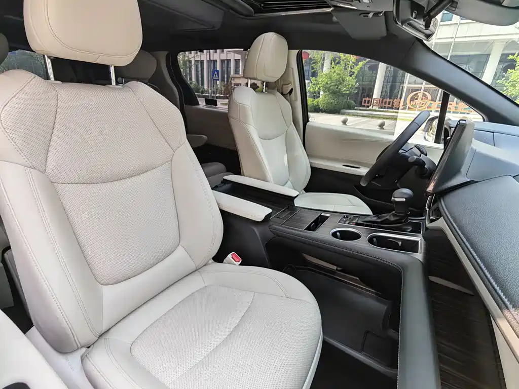 SIENNA 2024 2.5L hybrid four-wheel drive premium version купить на сайте DeffCars