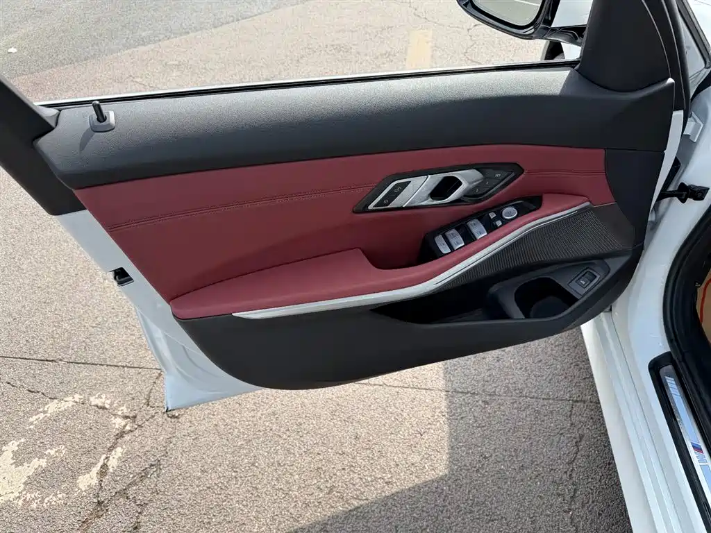 BMW 3 Series 2025 325Li M Sports Package купить на сайте DeffCars