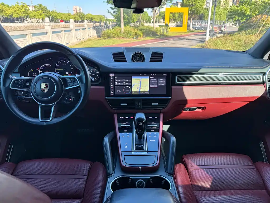Cayenne New Energy 2020 Cayenne E-Hybrid 2.0T купить на сайте DeffCars