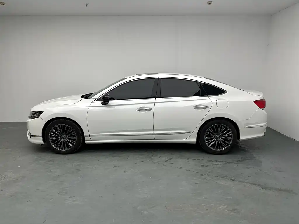 Sibo Rui 2017 2.0L Comfort Edition купить на сайте DeffCars