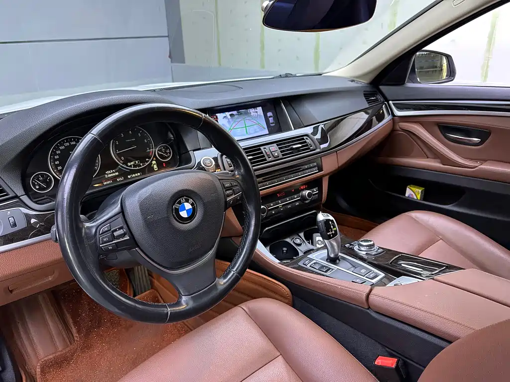 BMW 5 Series 2017 525Li Leading Model купить на сайте DeffCars