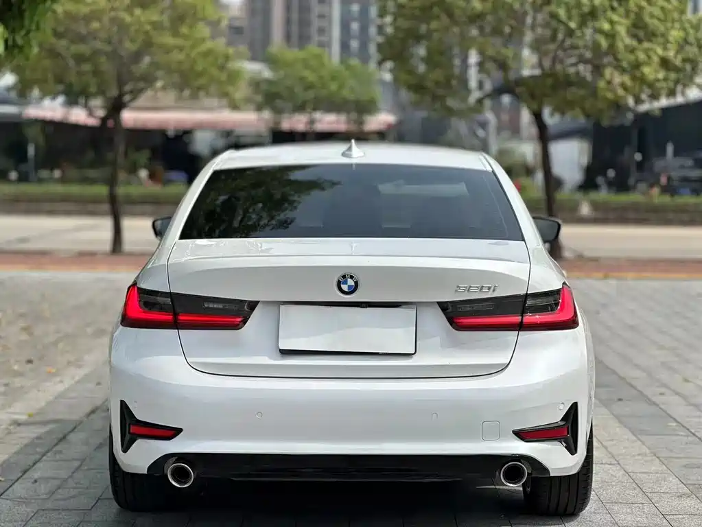 BMW 3 Series 2021 320i Sports Package купить на сайте DeffCars