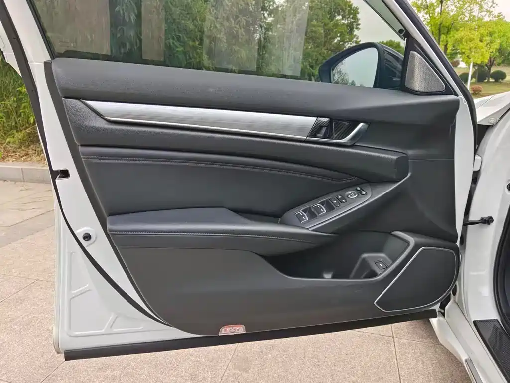 Accord 2022 Sharp Hybrid 2.0L Sharp Collar Edition купить на сайте DeffCars