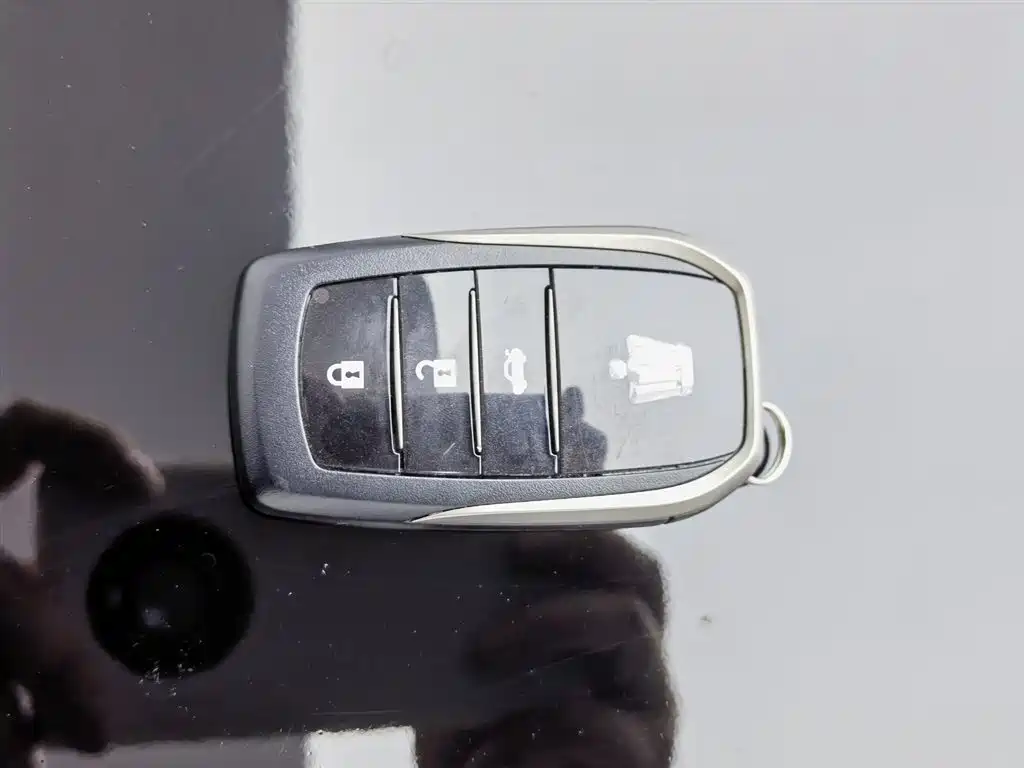 Crown 2018 2.0T Sports Edition купить на сайте DeffCars
