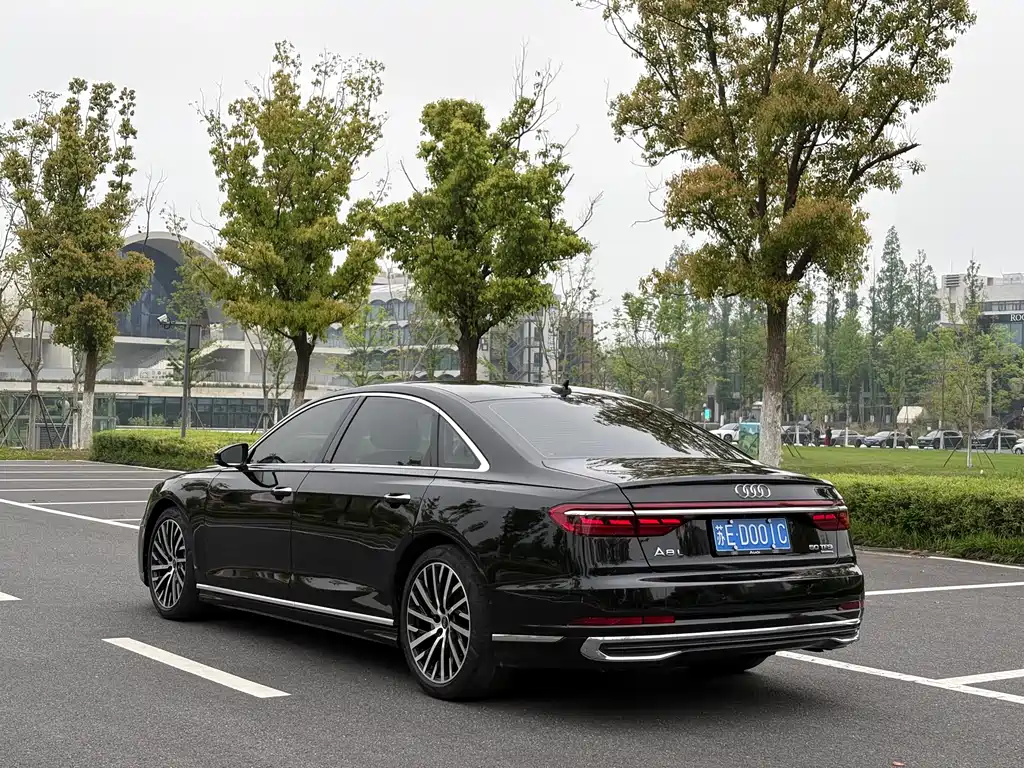 Audi A8 2023 A8L 50 TFSI quattro Premium Selection купить на сайте DeffCars