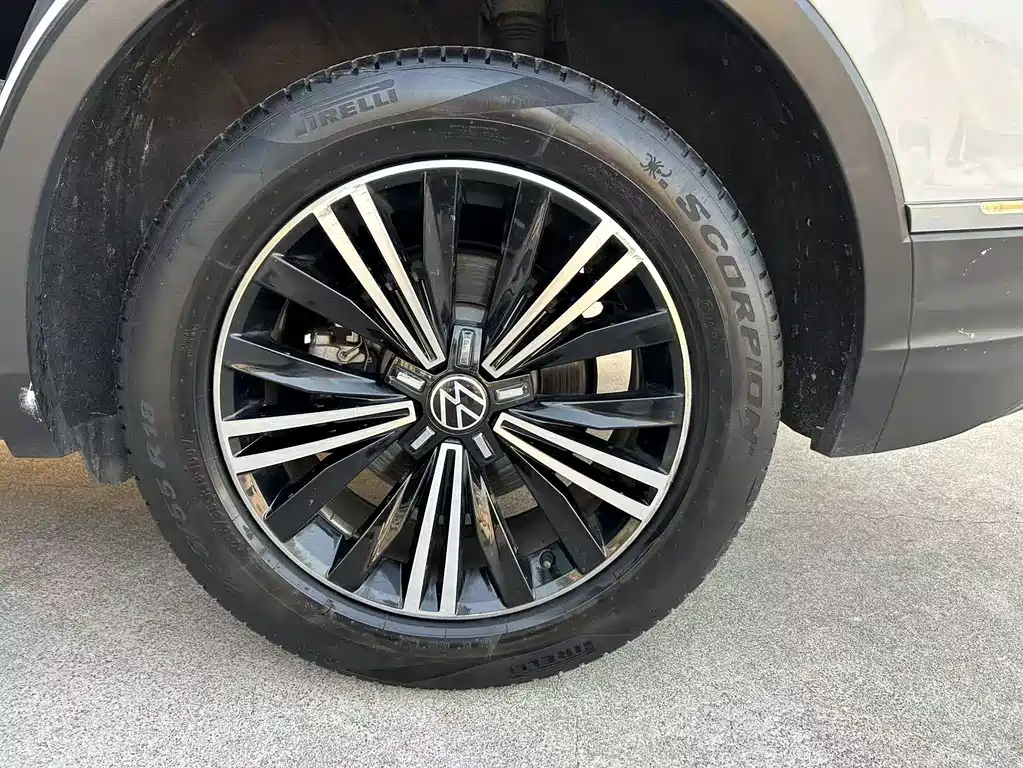 Tiguan L 2021 330TSI automatic two-wheel drive smart version купить на сайте DeffCars