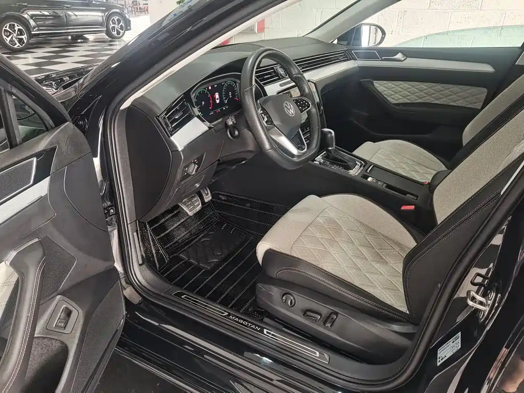 Magotan 2023 2M Anniversary Edition 330TSI DSG Luxury купить на сайте DeffCars