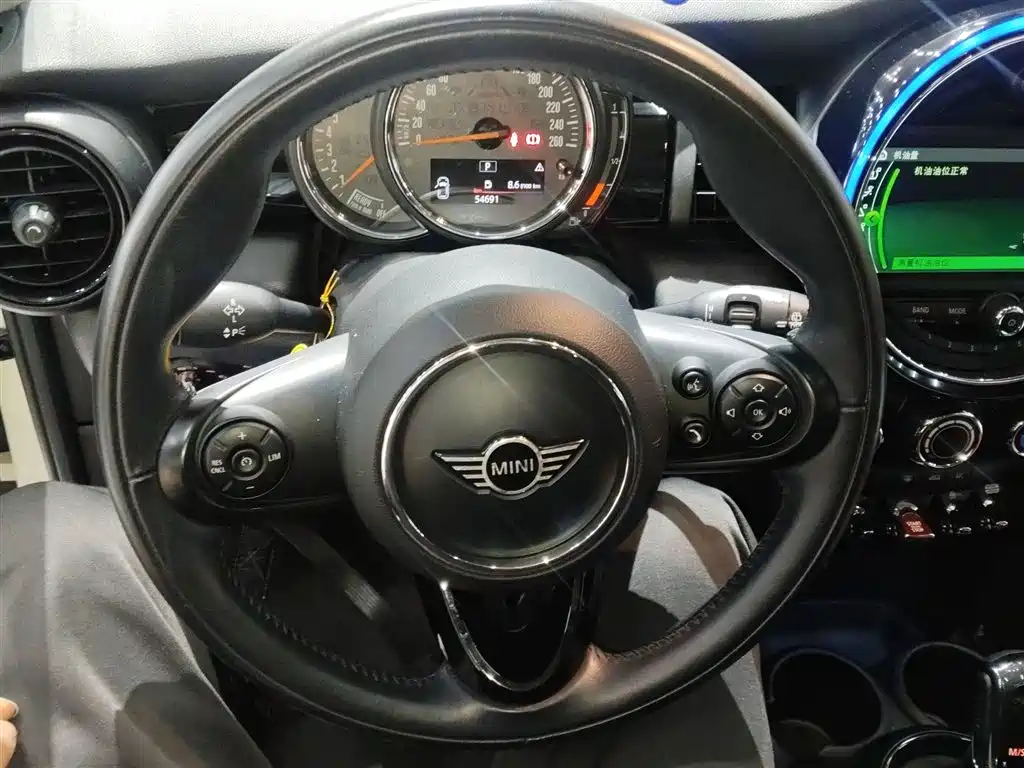MINI 2018 1.5T COOPER Classic Five-Door Edition купить на сайте DeffCars