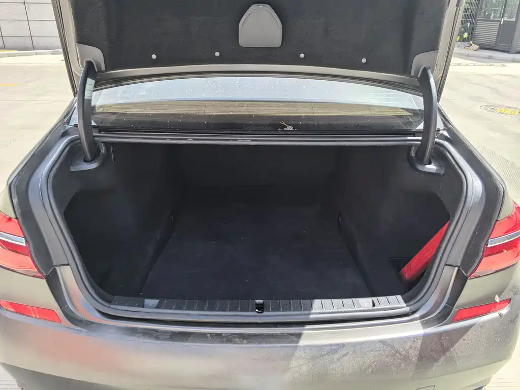 BMW 7 Series 2018 740Li xDrive Exclusive M Sports Package купить на сайте DeffCars