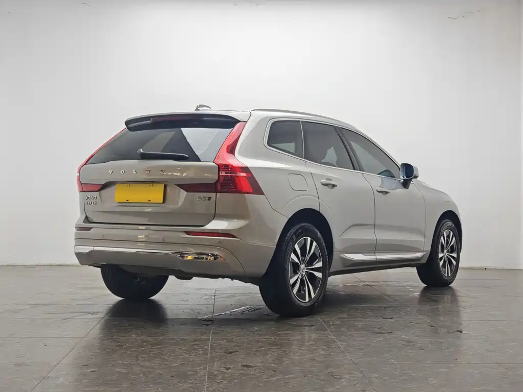 Volvo XC60 2025 B5 four-wheel drive Zhiyi Deluxe Edition купить на сайте DeffCars
