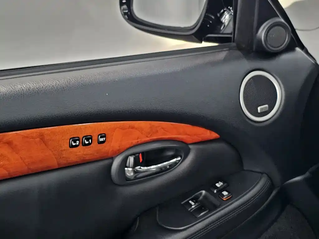 Lexus SC 2005 Model 430 купить на сайте DeffCars