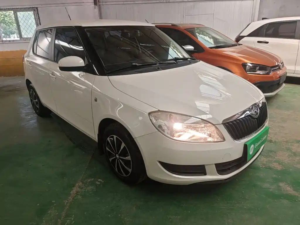 Fabia 2014 1.4L automatic crystal version купить на сайте DeffCars