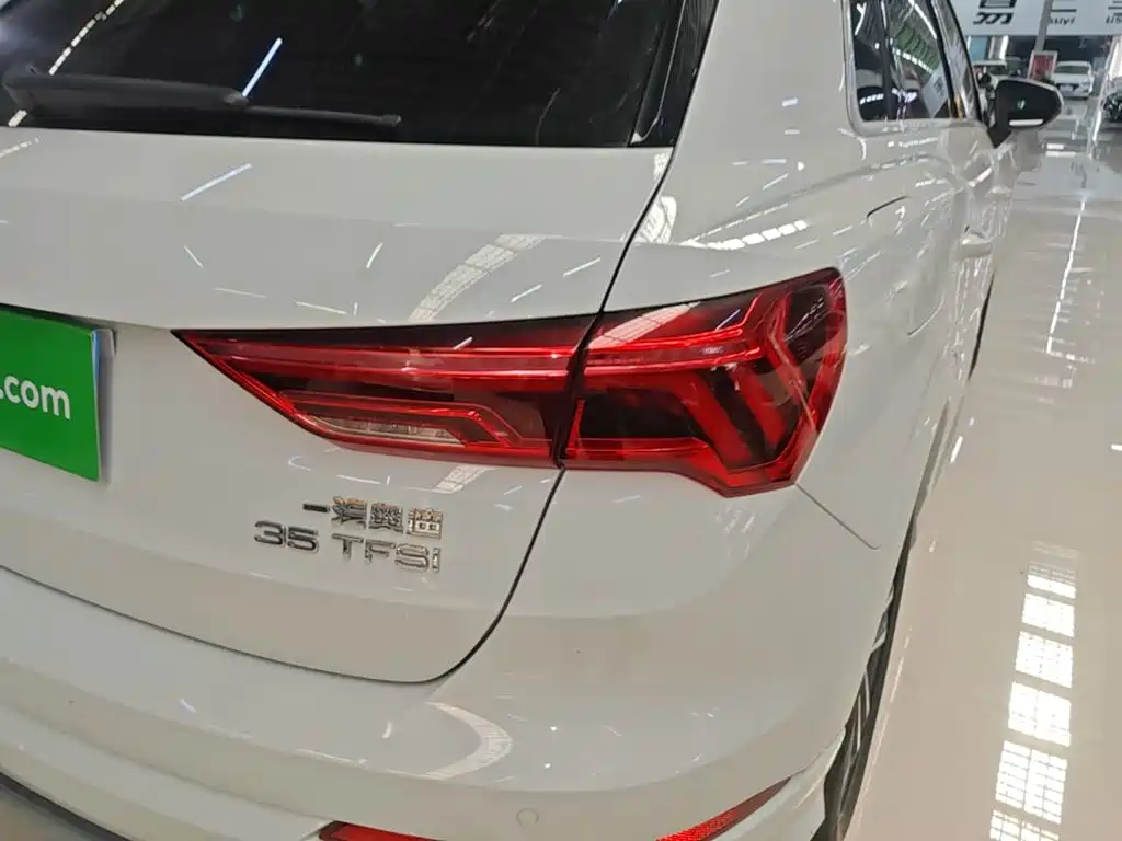 Audi Q3 2021 35 TFSI aggressive and dynamic купить на сайте DeffCars