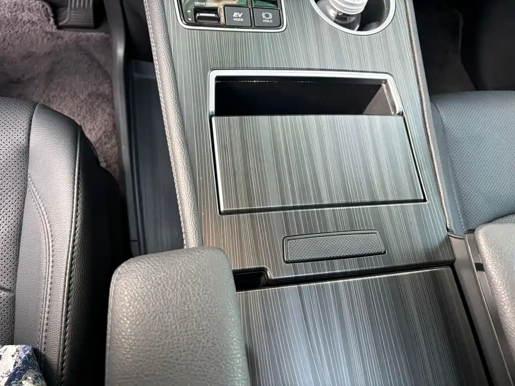 SIENNA 2023 2.5L Hybrid Premium Edition купить на сайте DeffCars