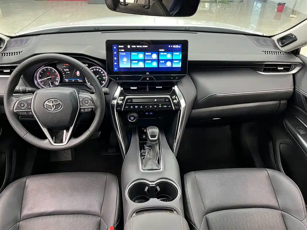 Vesa 2022 2.0L CVT two-wheel drive premium version купить на сайте DeffCars