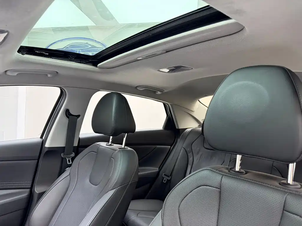 Elantra 2021 1.5L CVT LUX Premium Edition купить на сайте DeffCars