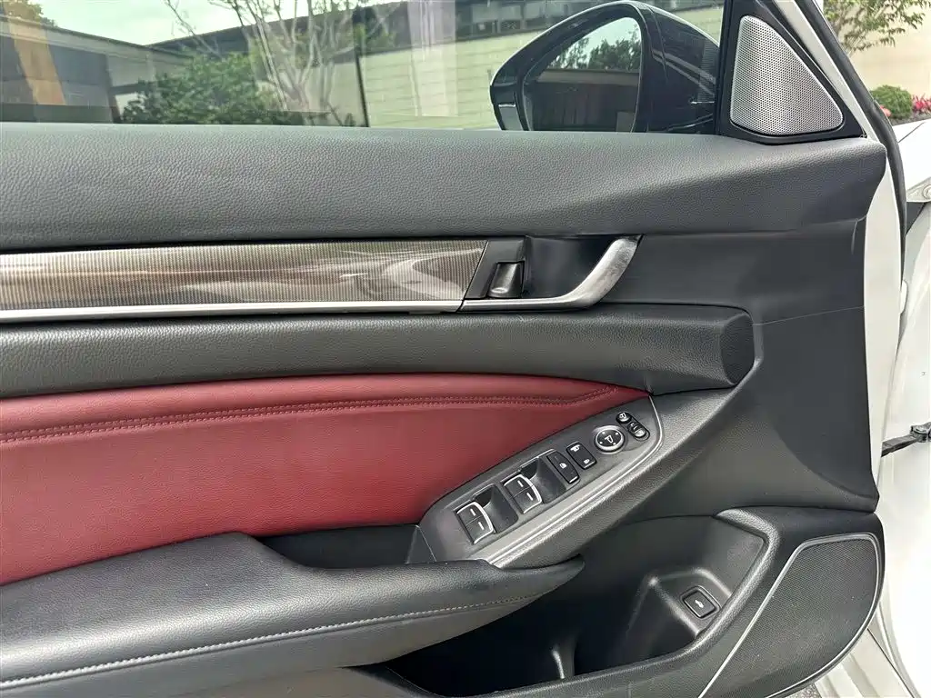 Accord 2022 260TURBO Magic Night Premium Edition купить на сайте DeffCars