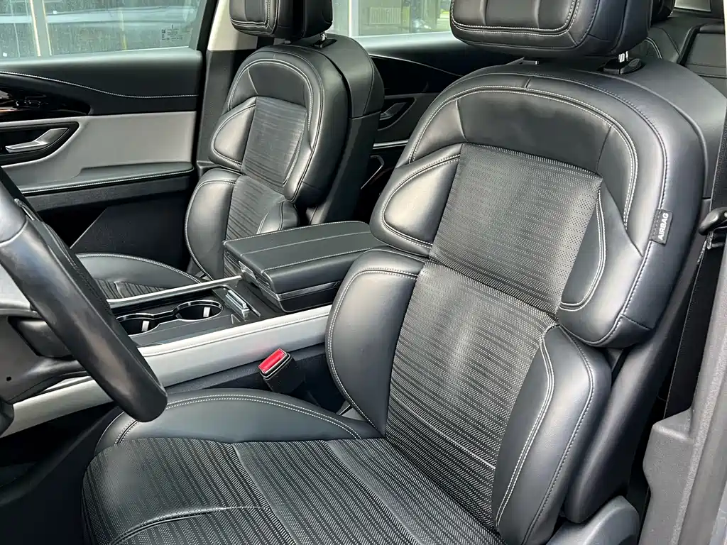 Voyager 2023 2.0T four-wheel drive Zunrui version купить на сайте DeffCars