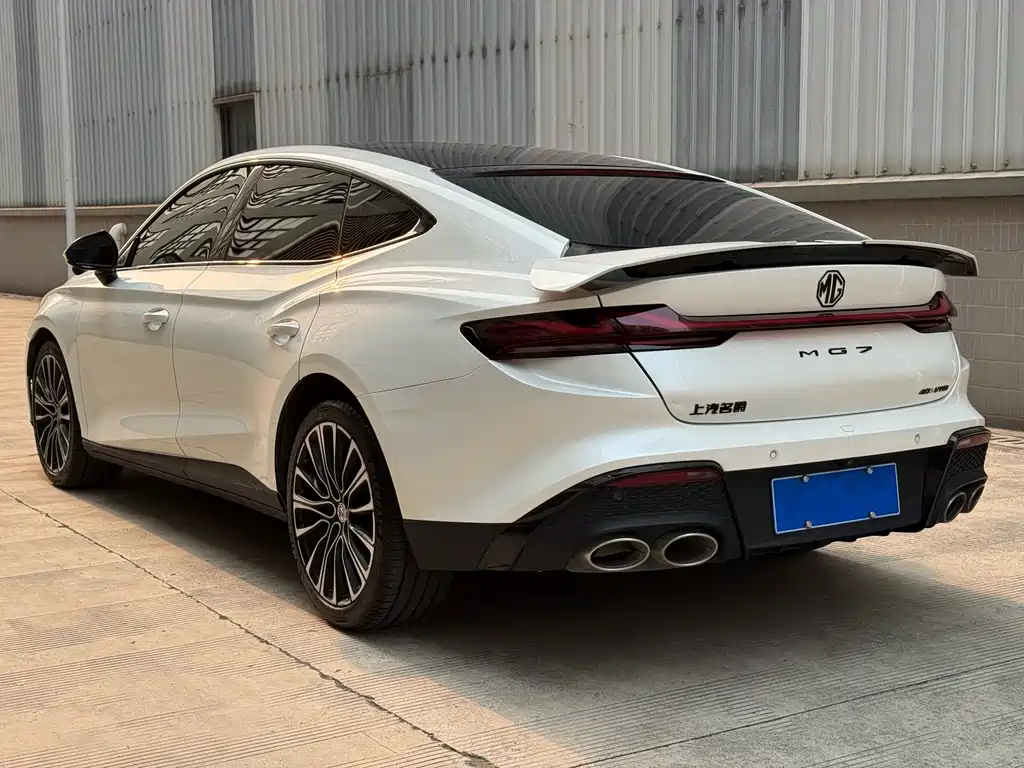 MG7 2023 2.0T Automatic Beauty Hunting Exclusive Edition купить на сайте DeffCars