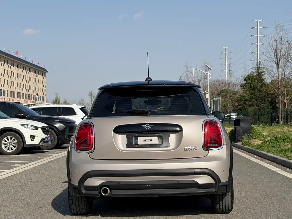 MINI 2023 1.5T COOPER Artist купить на сайте DeffCars