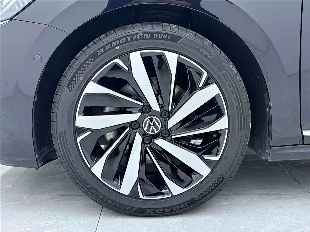 Passat 2022 330TSI Deluxe Edition купить на сайте DeffCars