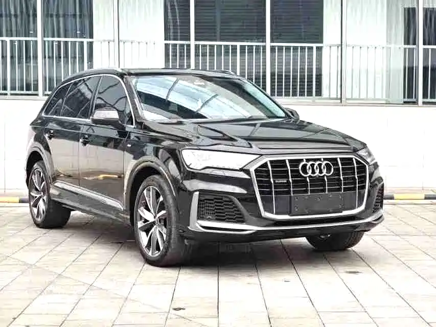 Audi Q7 2023 55 TFSI quattro S line sports version купить на сайте DeffCars