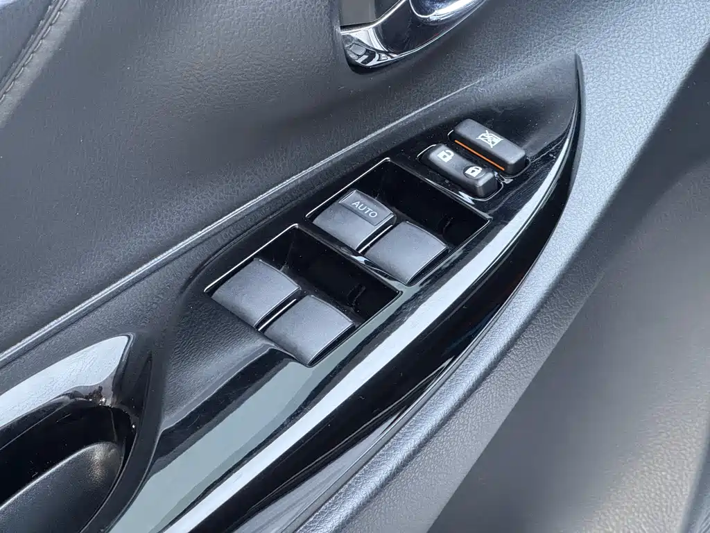 YARiS L Zhixuan 2022 1.5L CVT luxury PLUS version купить на сайте DeffCars