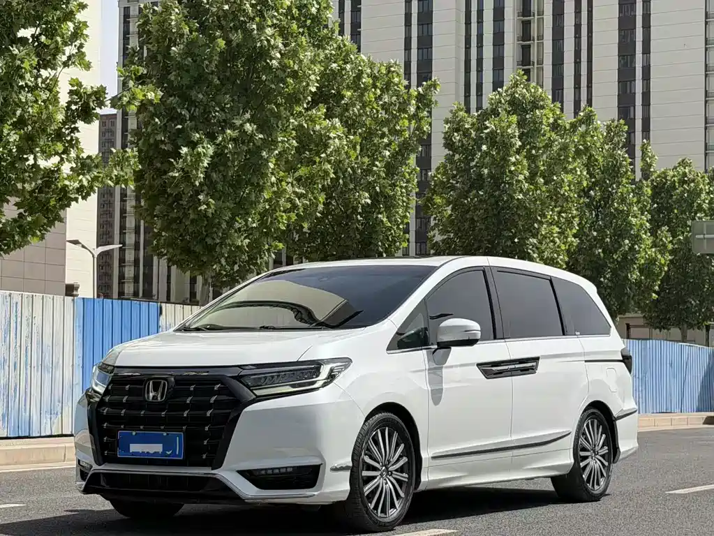 Alison 2022 2.0L e:HEV Deluxe Edition купить на сайте DeffCars