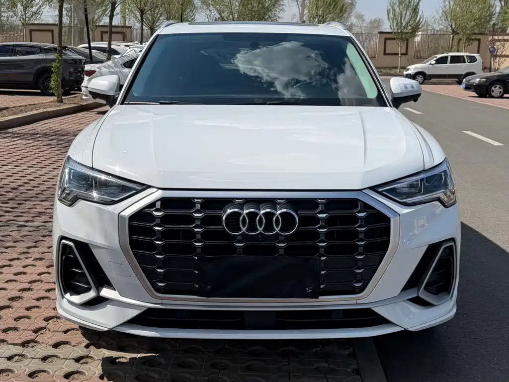 Audi Q3 2022 35 TFSI Fashionable and Dynamic купить на сайте DeffCars