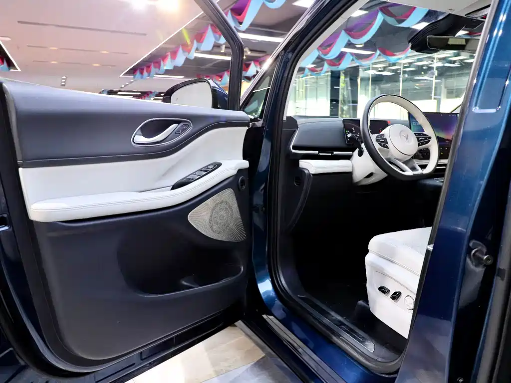 Lantu Dreamer 2025 PHEV four-wheel drive flagship Kunpeng version купить на сайте DeffCars