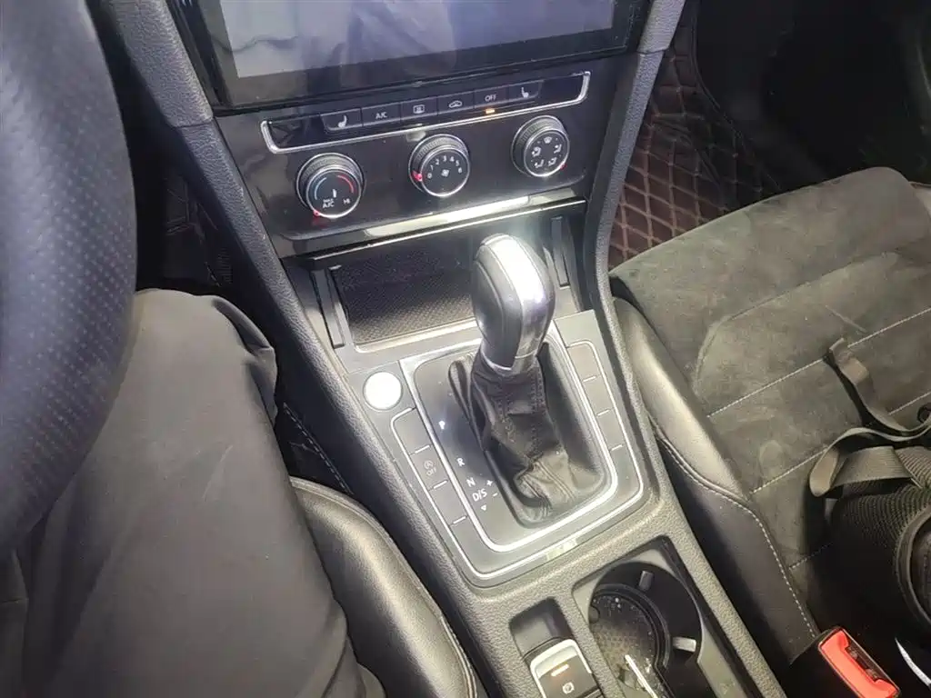 Golf 2018 230TSI automatic luxury model купить на сайте DeffCars