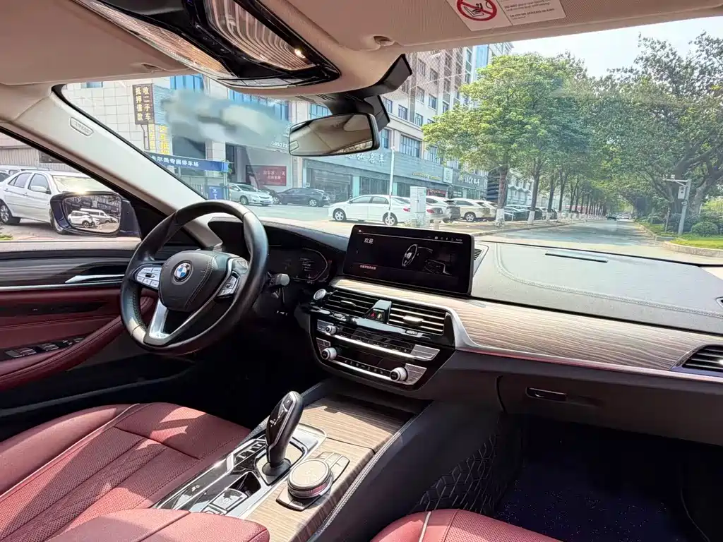 BMW 5 Series 2022 530Li Leading Luxury Package купить на сайте DeffCars