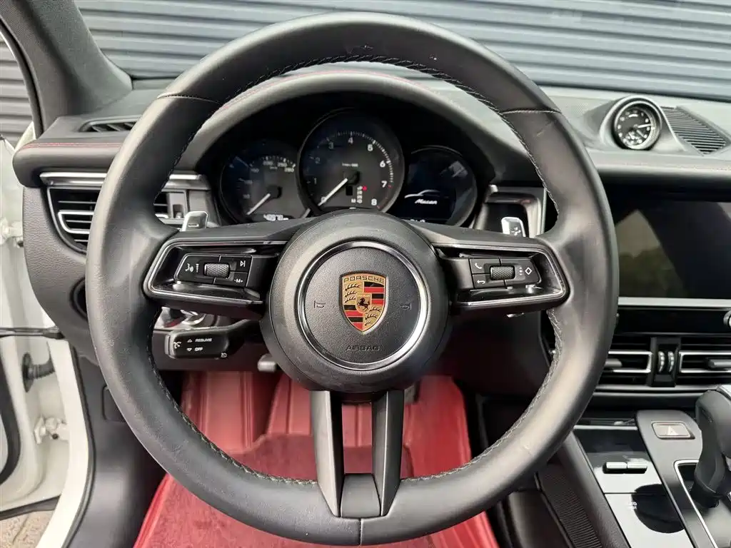Macan 2023 Macan 2.0T купить на сайте DeffCars
