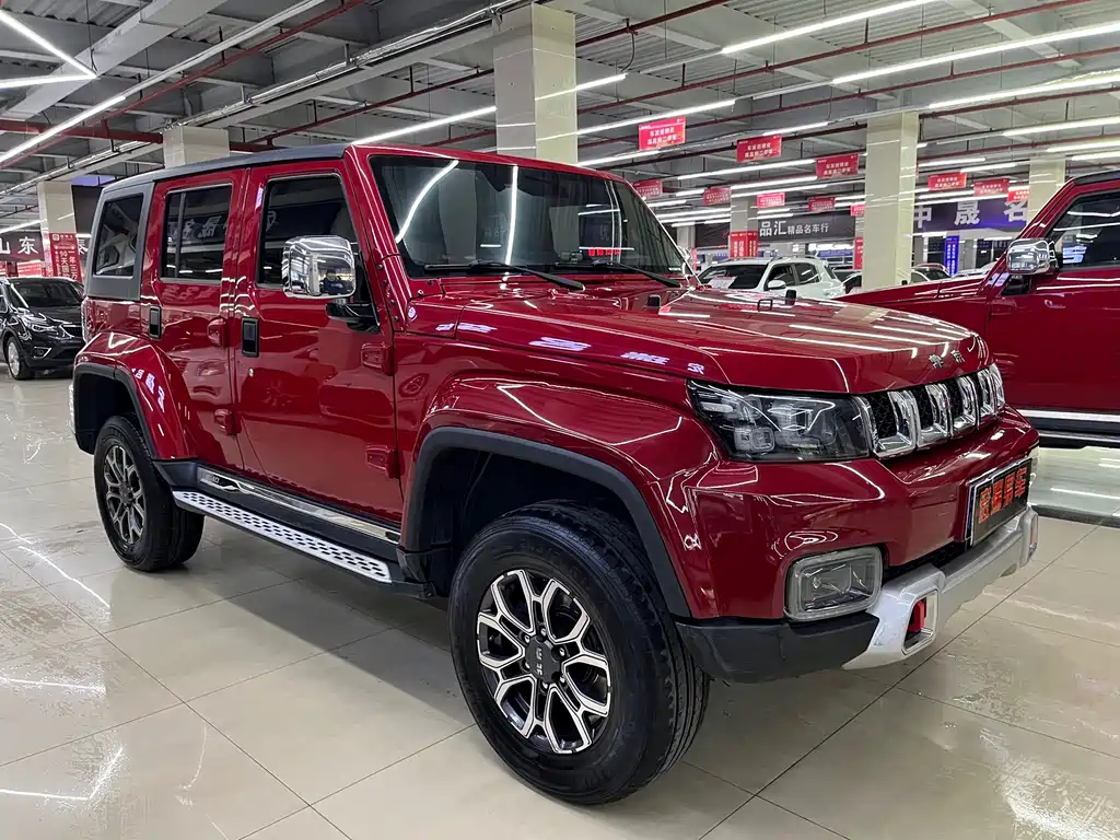 Beijing off-road BJ40 2020 2.0T automatic four-wheel drive city hunter version knight type купить на сайте DeffCars